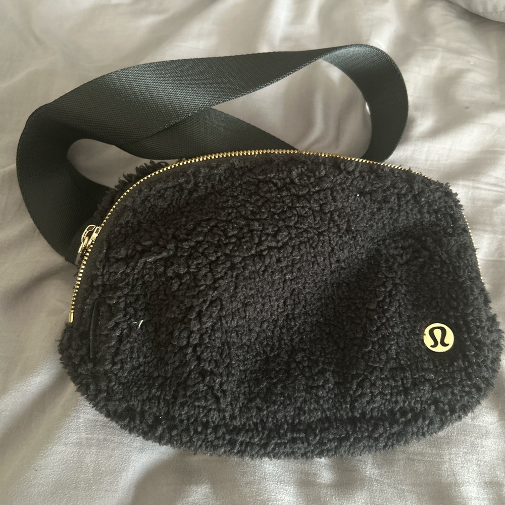 lululemon athletica Black Sherpa Crossbody Bag